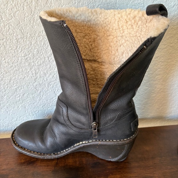 UGG Shearling Lined Leather Mid Calf Boots Cozy Cabin Winter - US 6 - Picture 8 of 11